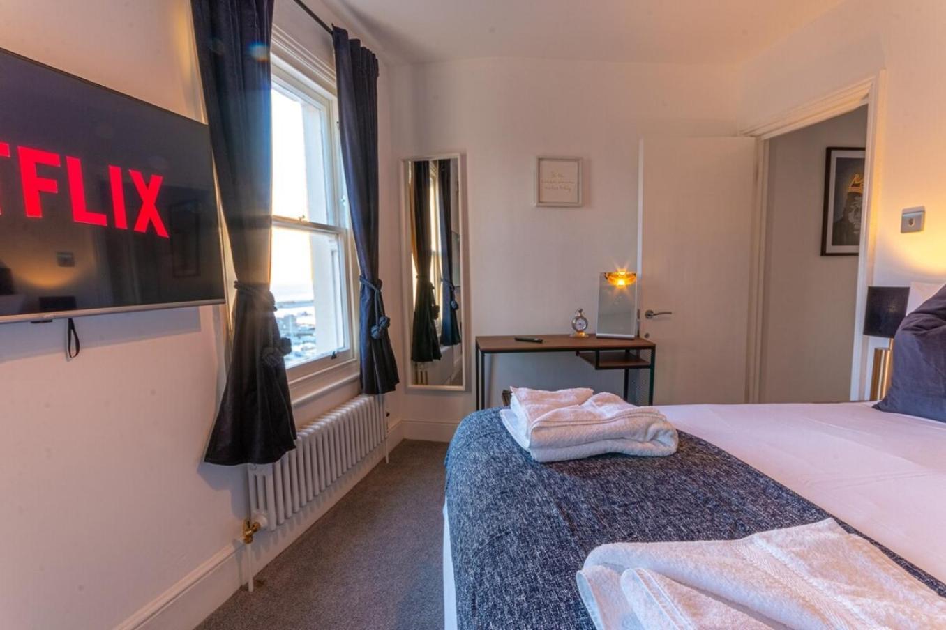 Luxury Ramsgate Harbour View By Adliv Apartment Exterior photo